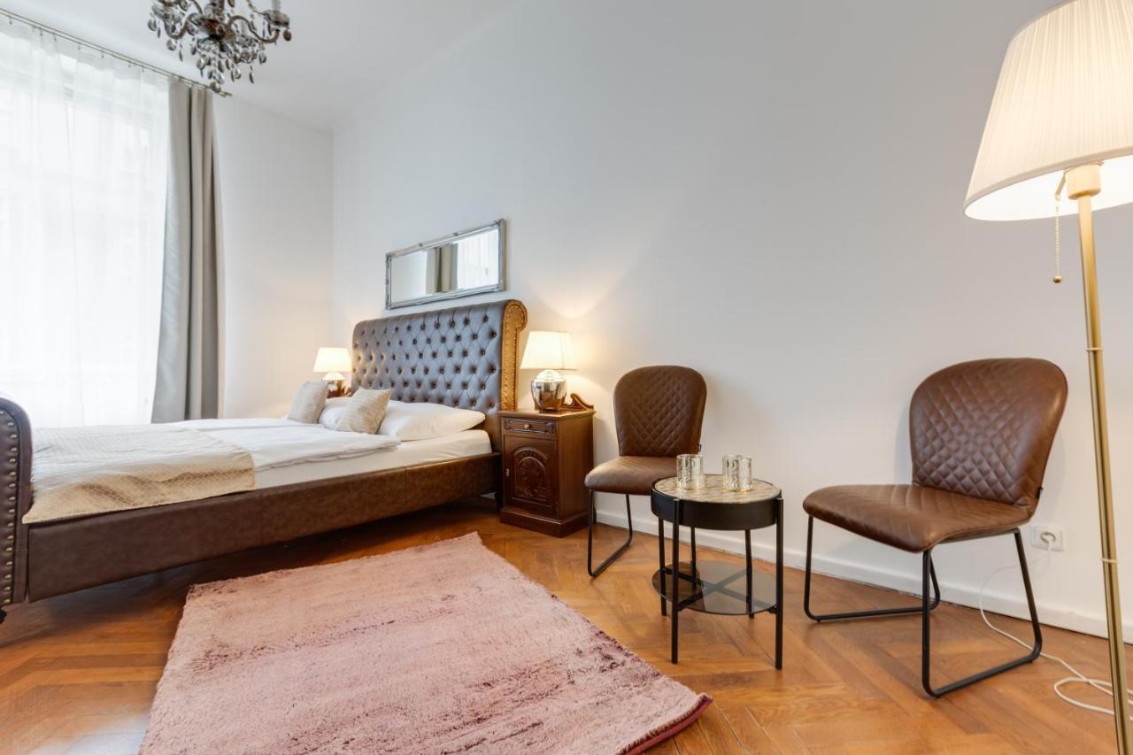 Luxury Riverside Apartments In The Center Of Praha Exteriér fotografie