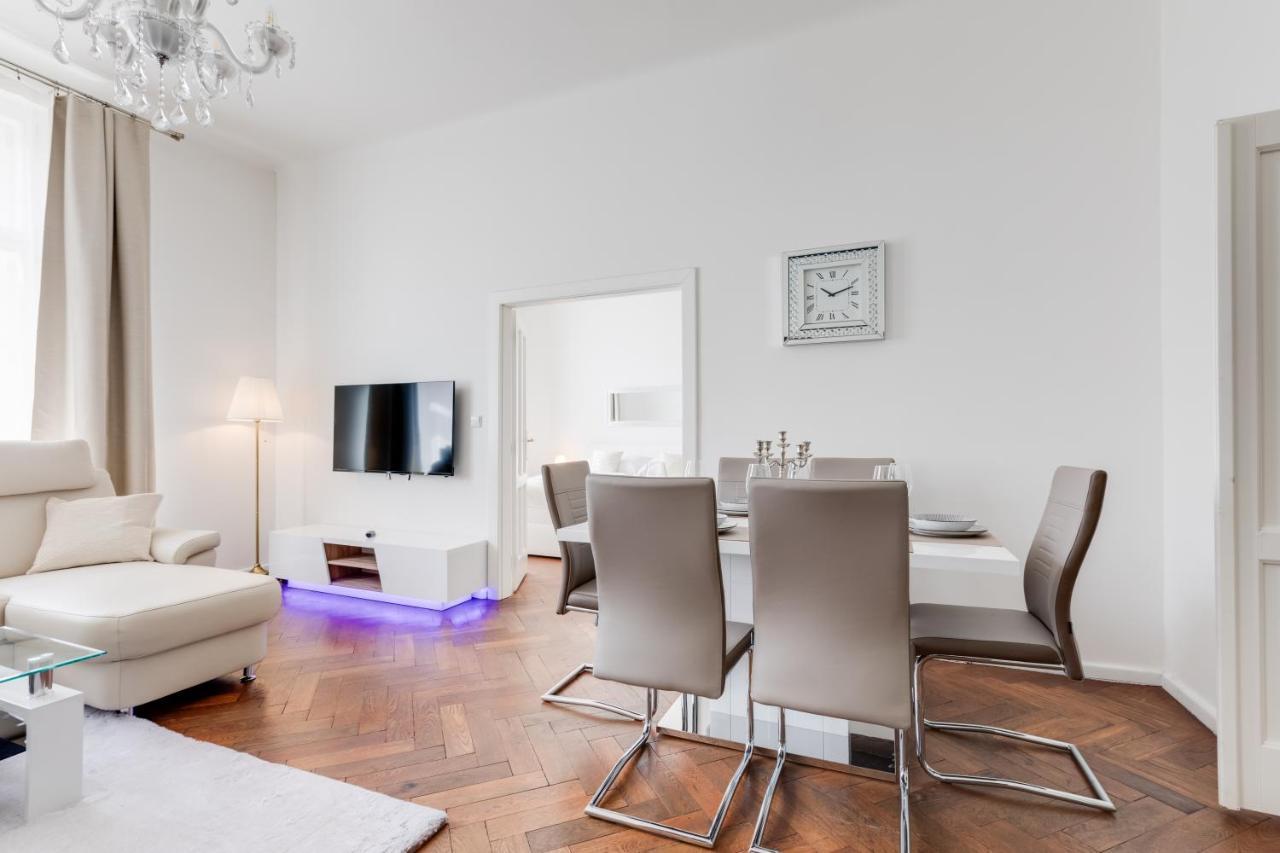 Luxury Riverside Apartments In The Center Of Praha Exteriér fotografie