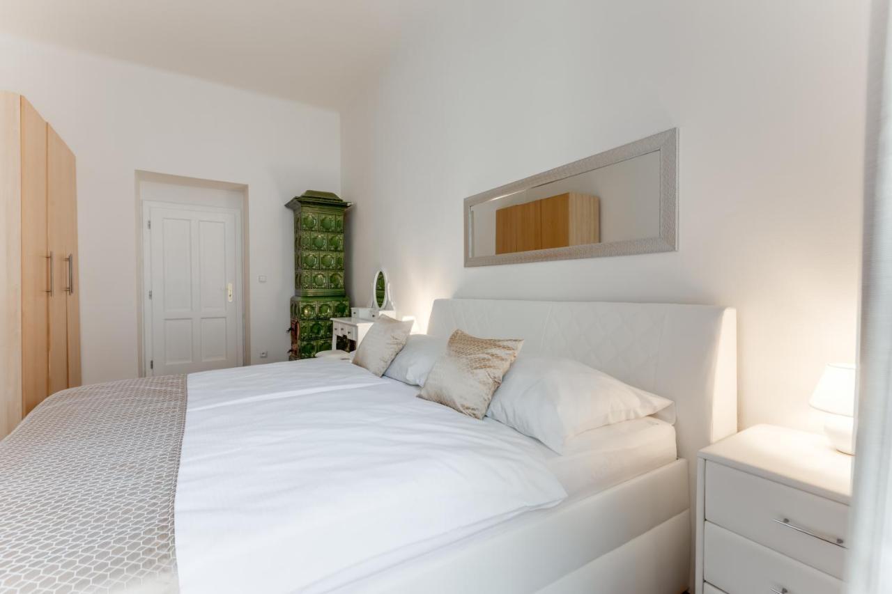 Luxury Riverside Apartments In The Center Of Praha Exteriér fotografie