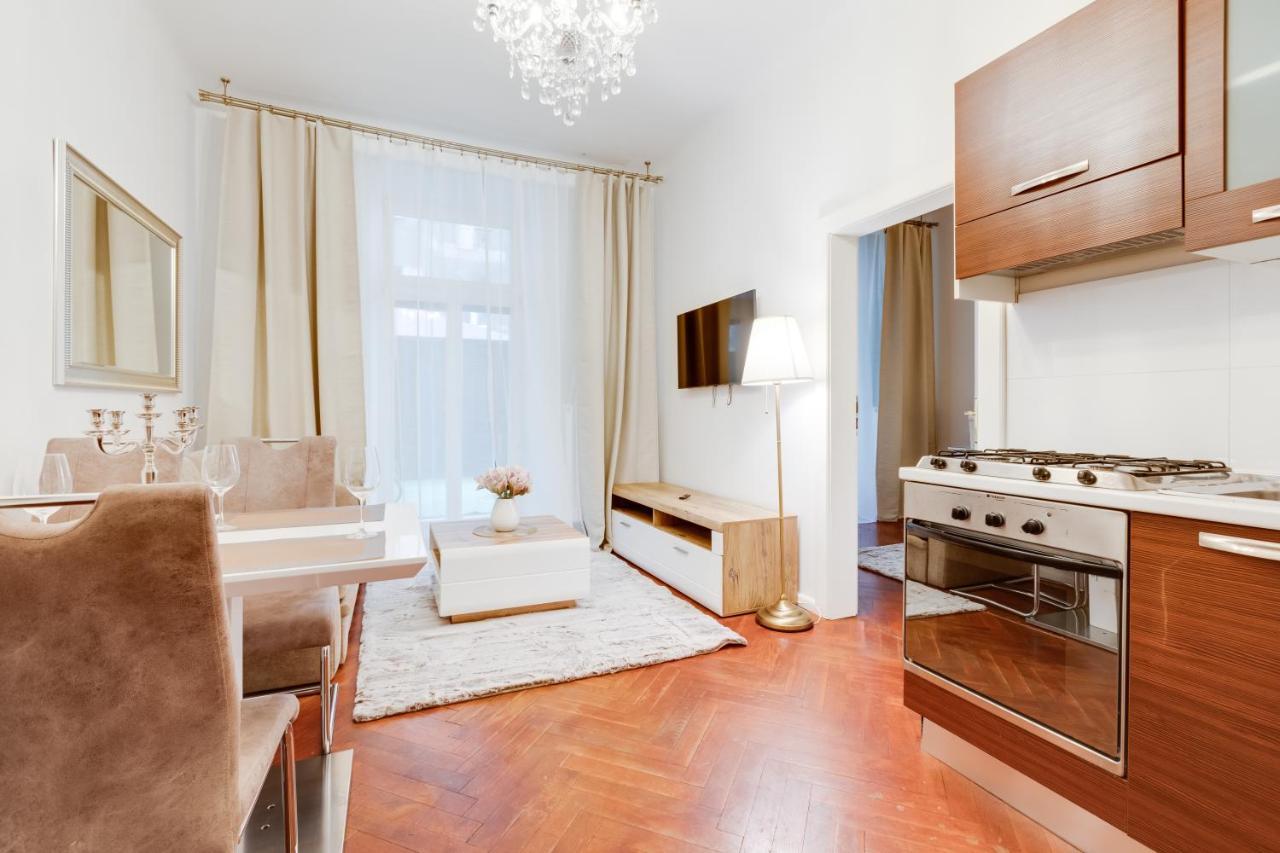 Luxury Riverside Apartments In The Center Of Praha Exteriér fotografie